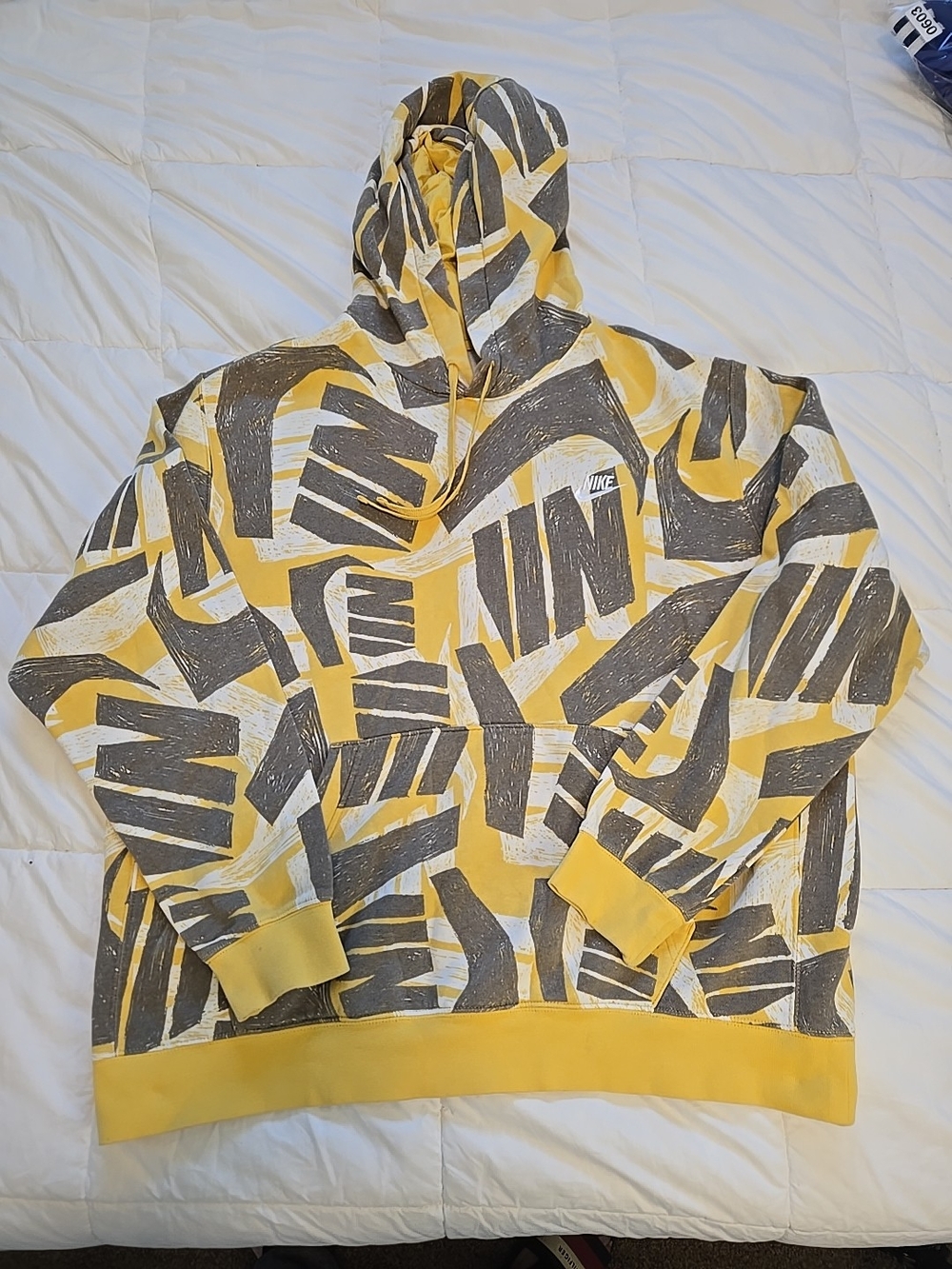 Nike Hoodie Mens L Yellow All Over Swoosh Graphic Pullover Fleece Print 0608